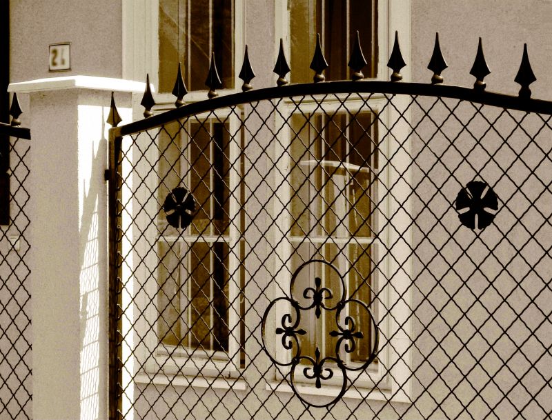 Steel Fence Construction in Grand Rapids, MI
